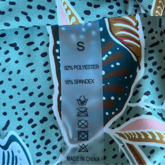 Beautiful never worn two pieces bikini Size S - Picture 2 of 2